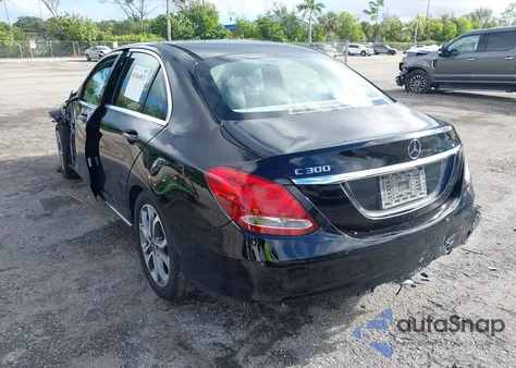 2017 Mercedes-Benz C 300 Luxury/Sport из США, поврежденный, VIN 55SWF4JB1HU225412